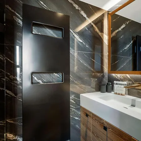 Centre - 3 Chambres, 6 Pers., Parking, 115m² - Fr-1-564-118 *